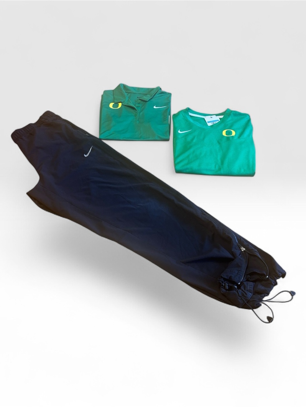 Nike Women’s  medium Black Jogger with 2 women medium University of Oregon shirt